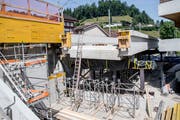 Bauarbeiten an einer Brücke in Wolhusen. (Bild: Nadia Schärli, 25. Juni 2019)