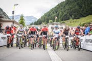 Spannung vor dem Start: Bald misst sich die internationale Bike-Elite in Andermatt. (Bild: PD)