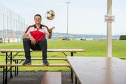 Vereinspräsident Daniel «Bugi» Bussmann im Clubhaus des FC Nottwil. (Bild: Dominik Wunderli, Nottwil, 25. Juni 2019)