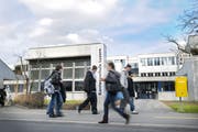 Die Kanti Alpenquai ist eines von sechs Gymnasien in Luzern, welche ein Untergymnasium führen. (Bild: Pius Amrein, 13. März 2009)