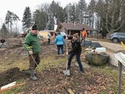 Soziales Engagement: Der Rotary Club Neckertal gestaltete die Grillplätze des Baumwipfelpfades. (Bild: PD)
