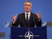 Nato-Generalsekretär Jens Stoltenberg spricht beim Treffen der Verteidigungsminister des Bündnisses in Brüssel. (Bild: KEYSTONE/EPA/OLIVIER HOSLET)