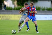 Elia Alessandrini (rechts) wechselt leihweise zum SC Kriens. (KEYSTONE/Ti-Press/Samuel Golay)