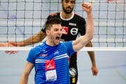 Volley Luzerns Strahinja Brzakovic bejubelt einen Punktgewinn im Playoff-Viertelfinalspiel gegen Chênois Genève, nächste Saison wird er in Frankreich spielen. Bild: Nadia Schärli (Luzern, 16. März 2019)