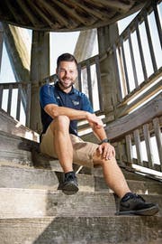 Im Wiler Turm: Diese Treppe rennt Silvan Jung jeweils in der Saisonvorbereitung hoch. (Bilder: Ralph Ribi)