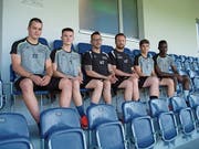 Die Neuen beim SC Cham (von links): Ronny Aeberli, Lukas Riedmann, Emilio Gesteiro, Roland Schwegler, Marco Rüedi, Cleric Njau. Es fehlen: Jeff Le Bigonsan, Nikola Bozic. (Bild: Martin Mühlebach, Cham, 24. Juni 2019)