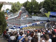 Das Formel E-Rennen in Bern begeisterte die Zuschauer, derweil war auch die Kritik am Anlass nicht zu überhören. (Bild: KEYSTONE/PETER KLAUNZER)