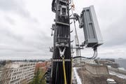 Eine 5G-Antenne, hier in der Westschweiz. (Bild: Martial Trezzini / Keystone)