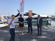 Werftinhaber Markus Krüger, die beiden HRS Inhaber Rebecca Zuber und Martin Kull sowie Reto Hörler, Mitglied der Geschäftsleitung HRS. (Bild: PD)