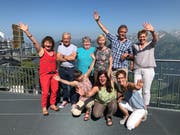 Sie sagen dem Schulalltag adieu. Obere Reihe (von links): Isabella Imfeld, Wisel Zürcher, Rosmarie Giotas, Annemarie Berger, Jürg Camenzind, Renata Kesseli; untere Reihe (von links): Bernadette Arnold, Ursula Fürsinger und Leonie Imfeld. (Bild: PD)