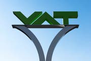 Die Kurzarbeit in der VAT Haag wird beendet. (Bild: Keystone/Gian Ehrenzeller)