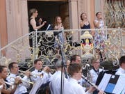 Stadtmusik und Musikschule Bischofszell unterhalten das Publikum an der Rosen- und Kulturwoche. (Bilder: Erwin Schönenberger)