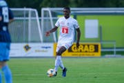 Bleibt beim FCL: Eric Tia Chef. (Bild: Martin Meienberger / Freshfocus, Brunnen, 26. Juni 2019)