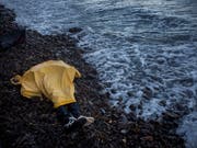Zwischen 2014 und 2018 waren es insgesamt fast 1600 Kinder und Jugendliche im Zusammenhang mit Migration gestorben - allein 678 davon bei der Reise über das Mittelmeer. (Bild: KEYSTONE/AP/SANTI PALACIOS)