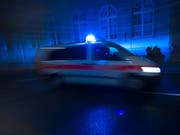 In Langenthal BE ist in der Nacht auf Samstag die Polizei gerufen worden, weil Autofahrer grossen Lärm verursachten. (Bild: KEYSTONE/ALESSANDRO DELLA VALLE)