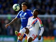Aaron Wan-Bissaka (rechts) hält künftig für Manchester United die Füsse hin (Bild: KEYSTONE/AP PA/SIMON GALLOWAY)