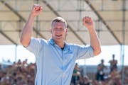 Pirmin Reichmuth in Feierlaune. Bild: Urs Flüeler/Keystone (Willisau, 2. Juni 2019)