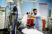 Mihal Ferati hat das Team im Notfallzentrum unterstützt. (Bild: Stefan Kaiser, Baar, 1. Mai 2019)