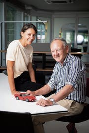 Stellen mit dem Verkauf der Lista Office die Weichen für ihr Unternehmen: die bisherige Verwaltungsratspräsidentin Franziska Lienhard Nava und ihr Vater Fredy A. Lienhard. (Bild: Ralph Ribi (Gossau, 3. Juni 2019))