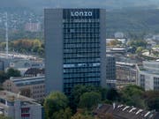 Beim Spezialchemiekonzern Lonza soll eine Sparte ausgegliedert werden. (Bild: KEYSTONE/GEORGIOS KEFALAS)