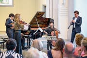 Kammermusik vom Feinsten boten die fünf Solisten am Sonntag in der Luzerner Matthäuskirche. Bild: Michael Schmid (Luzern, 2. Juni 2019)