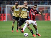 Valon Behrami (links) hat sich offenbar mit Sion über einen Transfer geeinigt (Bild: KEYSTONE/AP/LUCA BRUNO)