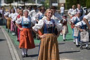 Marschierte mit: die Trachtengruppe Horw.