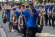 Der Trychler-Club Rickenbach. (Bild: Boris Bürgisser)