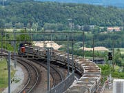 Grünes Licht für einen weiteren Ausbau des Bahnnetzes: Der Nationalrat will bis ins Jahr 2035 knapp 13 Milliarden Franken sprechen. (Bild: KEYSTONE/GEORGIOS KEFALAS)