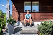 Von seinem Zuhause an der Lehnstrasse in Appenzell blickt Tobias Balcar direkt zu seinem «Lieblingsspielplatz», dem Alpstein. (Bild: Urs Bucher)