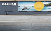 Ein Kuoni-Werbebanner an einer Wand in der Stadt Zürich. (Bild: Michele Limina/Bloomberg (6. Januar 2016))