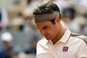 Roger Federer, hier im Bild beim Match gegen Oscar Otto in der zweiten Runde, muss sich am Mittwoch in Paris Geduld beweisen. (Bild: Keystone/Caroline Blumberg, 29. Mai 2019)