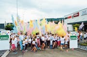Der Colorrun fand im Juni 2018 erstmals in Rickenbach statt. Die Teilnehmer starteten beim Parkplatz des Coop Breite. (Bild: Christoph Heer)