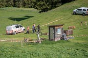 Die von der Polizei abgesperrte Unfallstelle nach dem Unglück bei den Revisionsarbeiten, fotografiert am Mittwoch, 5. Juni 2019. (Bild: Keystone/Urs Flüeler)
