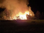 Das alte Bauernhaus brannte komplett nieder. (Bild: PD)