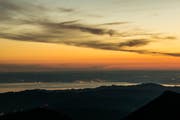 Der Bodensee vom Hohen Kasten aus. Viele St.Gallerinnen und St.Galler wird es an Pfingsten an den See oder in den Alpstein ziehen. Vom Wetter her dürften sie mehrheitlich auf ihre Kosten kommen. Es gilt aber von Samstag bis Montag: Regenschutz nicht vergessen. (Leserbild: Regina Rosin - 1. Juni 2019)