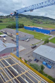 Blick vom Siloturm auf die Baustelle. (Bild: Mario Testa)