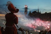 Gigantisches Spektakel am Genfersee: Bild von der letzten Fête des Vignerons 1999 in Vevey. (Bild: Fabrice Coffrini/Keystone)