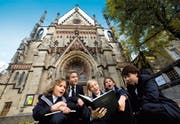 Thomanerchor vor der Thomaskirche in Leipzig.