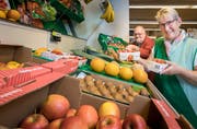 Hans und Jeannette Aeschlimann schliessen nach 26 Jahren ihren Dorfladen in Lengwil. (Bild: Reto Martin)