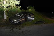 Der Fahrer hatte Glück: Er blieb unverletzt. Der Sachschaden beläuft sich auf mehr als 10'000 Franken. (Bild: Kapo St. Gallen)