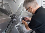 Der Einkaufsmanagerindex Industrie ist auf den tiefsten Stand seit 2012 gerutscht. (Bild: KEYSTONE/GAETAN BALLY)
