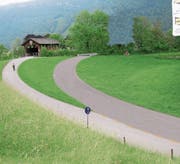 Neben der alten Fadenbrücke (links) entsteht eine Brücke für schwere Fahrzeuge. (Visualisierung: PD)