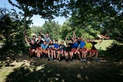 Die Stimmung bei den jungen Schotten ist gut. (Bild: Stefan Kaiser, Walchwil, 10. Juli 2019)