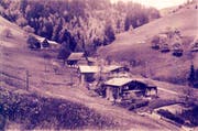 Hönenschwil, aufgenommen im Jahr 1934 von Hans Naef Senior. Im Hintergrund ist noch das alte Tätschhaus zu sehen, wo heute der Büsi-Hof steht. (Bild: Archiv Hans Naef)