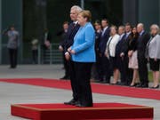 Beim Empfang des finnischen Ministerpräsidenten Antti Rinne hatte die deutsche Kanzlerin Angela Merkel erneut einen Zitteranfall. (Bild: KEYSTONE/AP/MARKUS SCHREIBER)