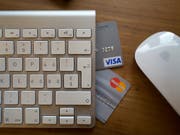 Keine Bitocin-Käufe mehr: Die Kartenherausgeberin Swisscard hat ihre Regeln für Kunden geändert (Symbolbild). (Bild: KEYSTONE/GAETAN BALLY)