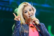 Beatrice Egli auf der Bühne des VolksSchlager OpenAir am Heitere Festival in Zofingen 2017. (Bild: André Albrecht)