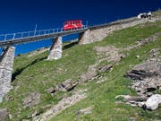 Die Niesenbahn steht seit Mittwoch wegen eines technischen Defekts still. Rund 300 Gäste mussten vom Berg evakuiert werden. (Bild: Keystone/Peter Schneider)