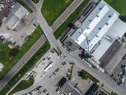 Die Kreuzung Hörnli-/Wallenwilerstrasse erhält einen grösseren Abbiegeradius. (Bild: Olaf Kühne)